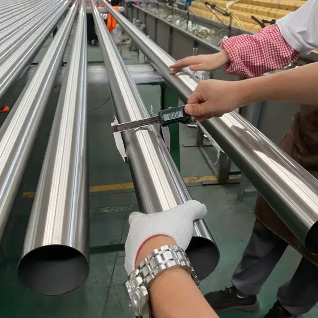 Tubo de a&ccedil;o inoxid&aacute;vel